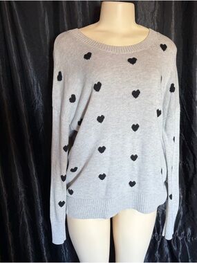 GAP Light Gray Sweater with Black Heart Print